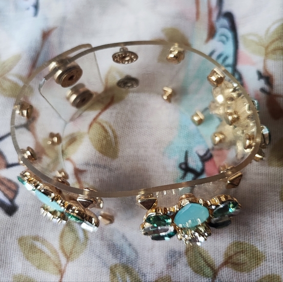 Thick Clear Plastic Gold Tone Rhinestone Snap Cuff Bracelet Emerald Seafoam EUC - Picture 14 of 16